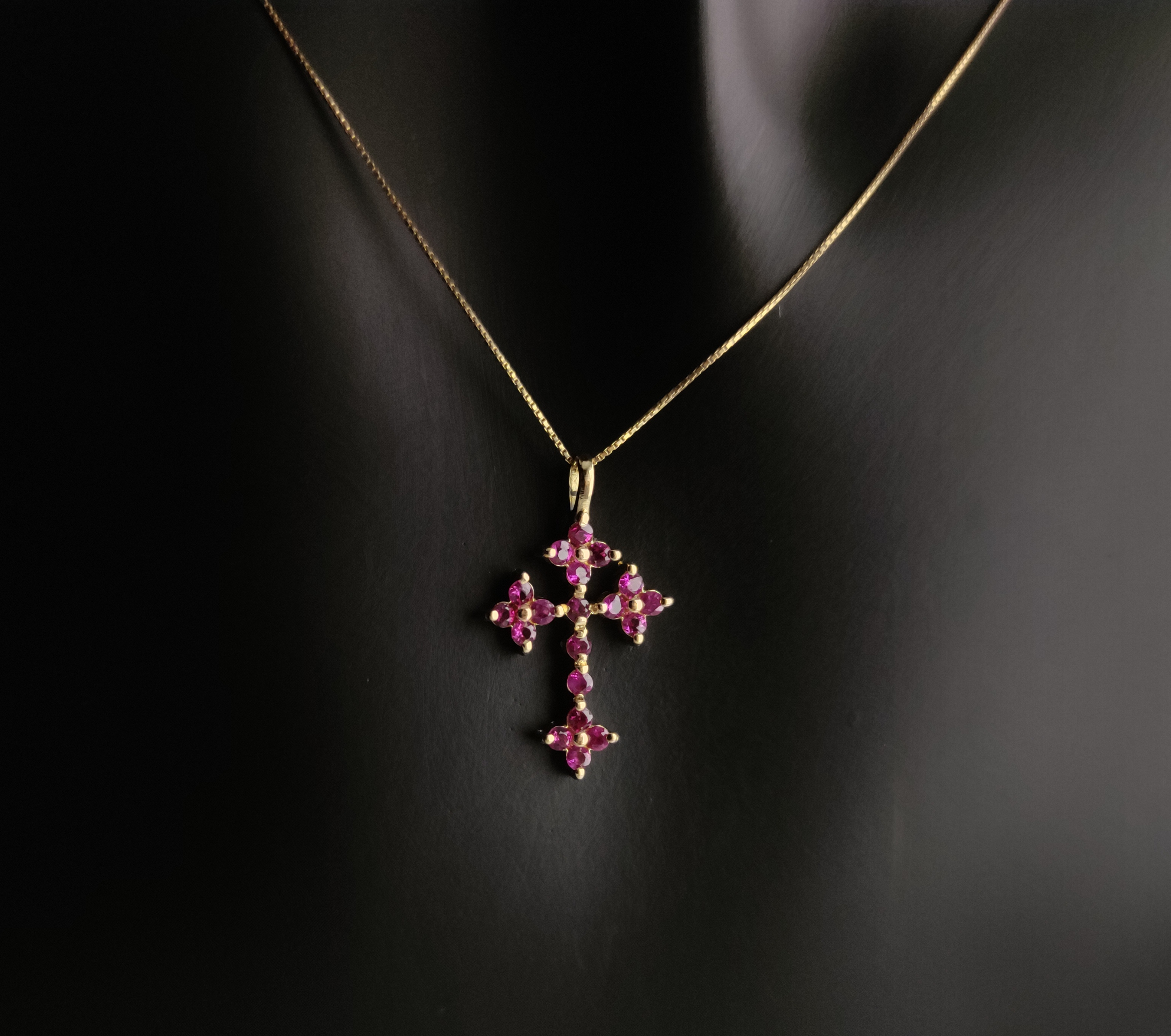 DIJE CRUZ FLOR RUBIES